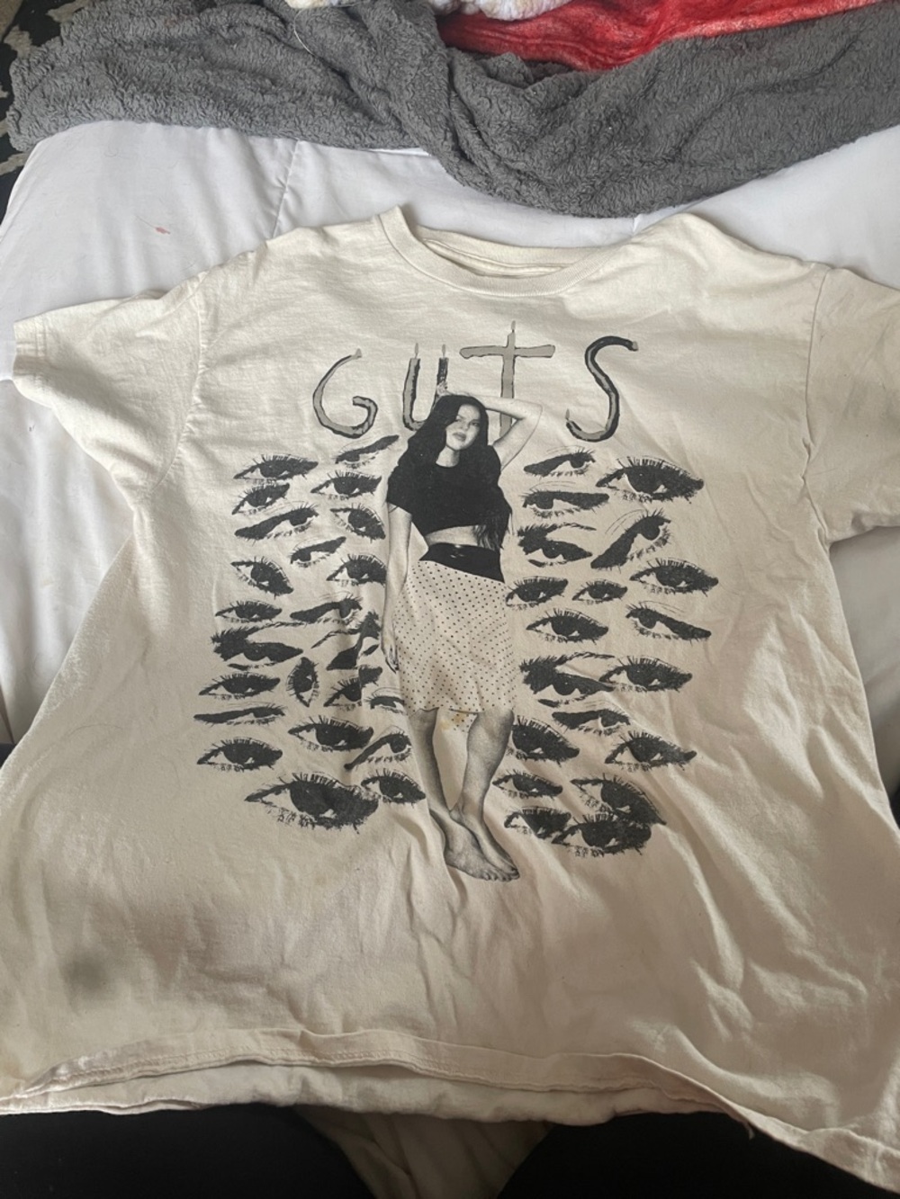 Olivia Rodrigo Graphic T-Shirt in Cream